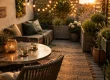 Aménagement patio extérieur : petit patio encaissé au golden hour
